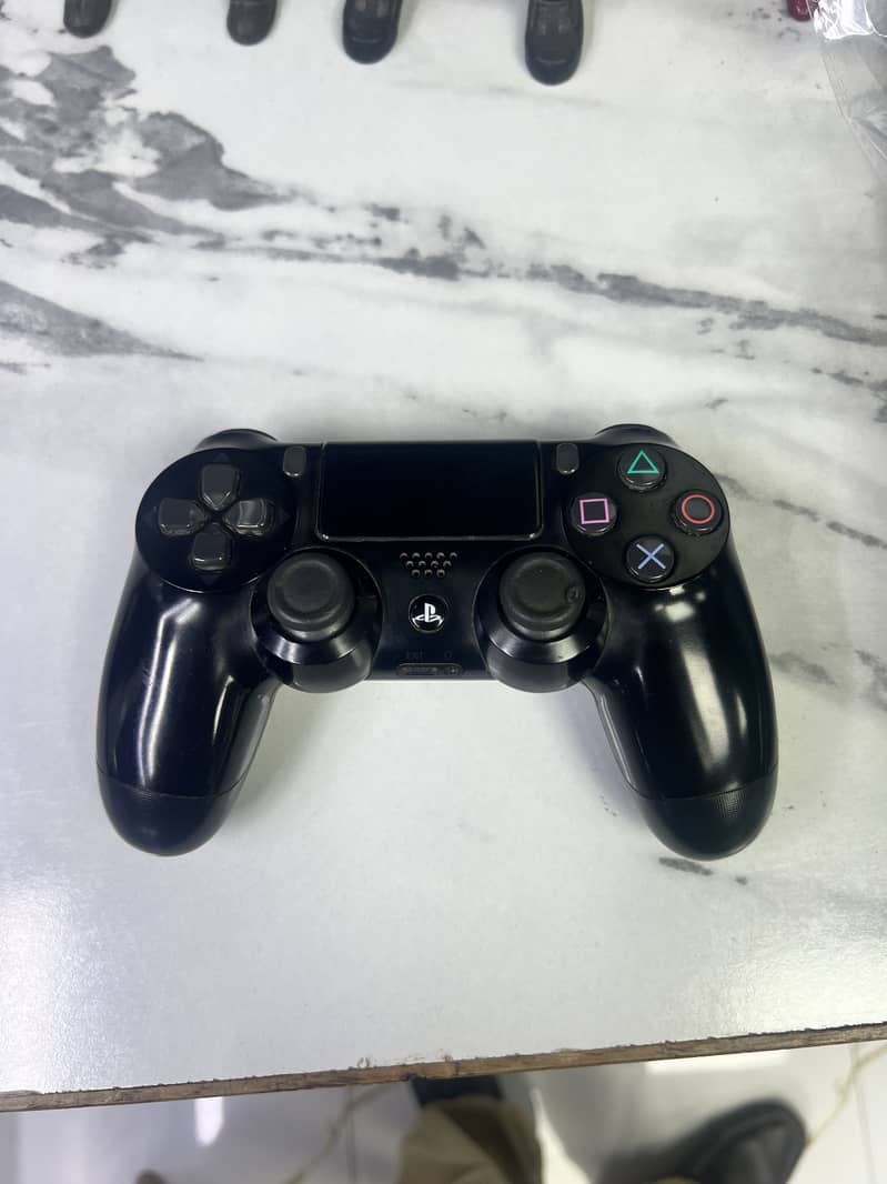 Ps5 FAT 500gb used 2 controllers and can extra 2 1