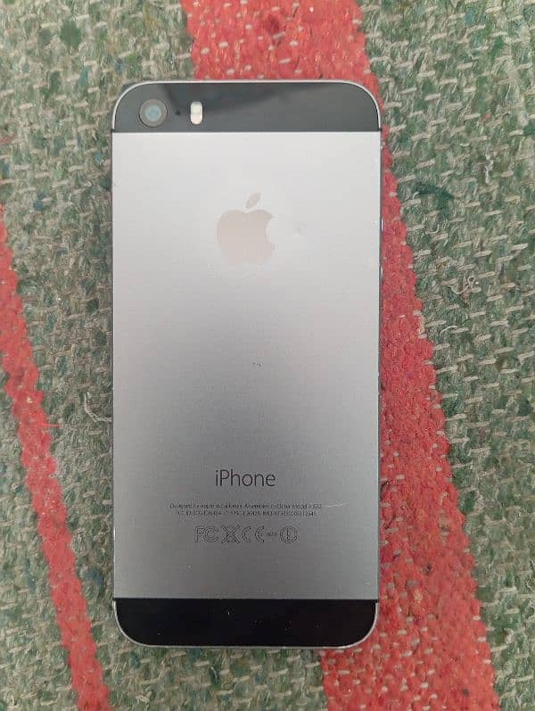 iphone 5s non. pta 32gb only what's app 03092723144 0