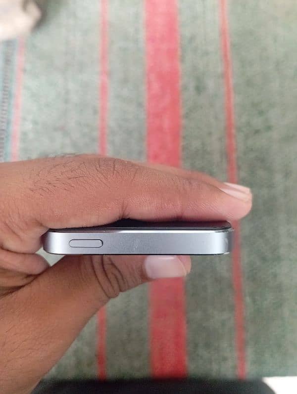 iphone 5s non. pta 32gb only what's app 03092723144 4