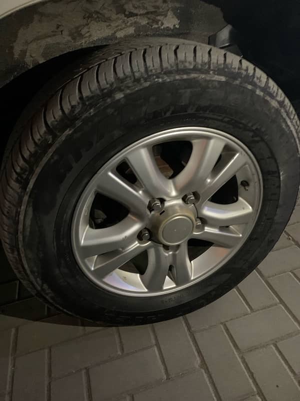 Tyres Dunlop Prado Landcruiser for sale 0