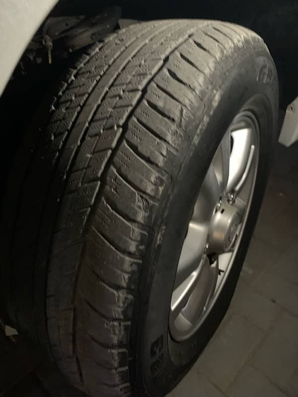 Tyres Dunlop Prado Landcruiser for sale 4