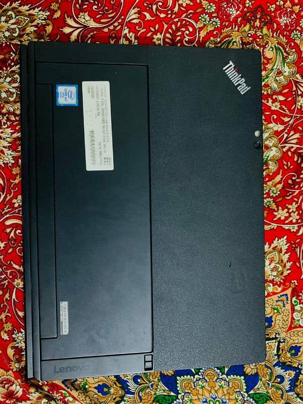 Lenovo Thinkpad X1, M7 processor | 12.5 inch 2k touch display 7