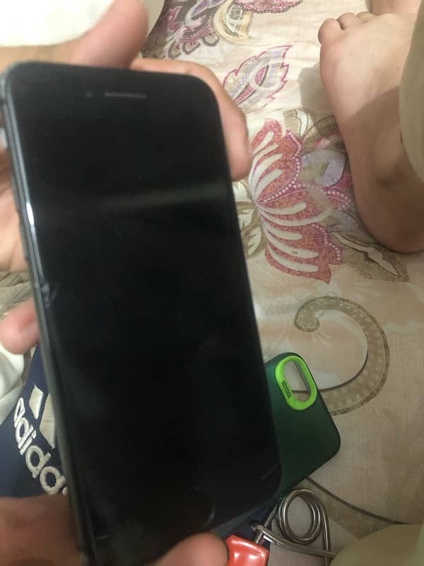 iPhone 8 non PTA 3