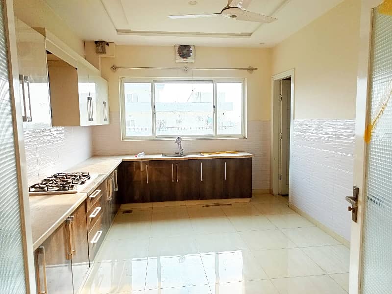 1 KANAL UPPER PORTION WITH SEPARATE GATE FOR RENT IN MPCHS F-17 ISB 1