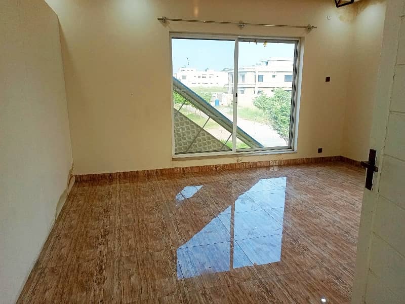 1 KANAL UPPER PORTION WITH SEPARATE GATE FOR RENT IN MPCHS F-17 ISB 12