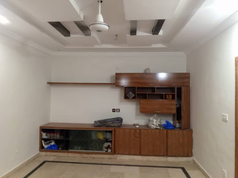 5 Marla first portion available for rent with water supply and seperate electricity meter 4