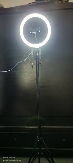 ring light with tripod 0