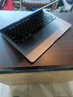 Apple MacBook pro M1,8 gb,256gb 13 inch. in 10/10 condition