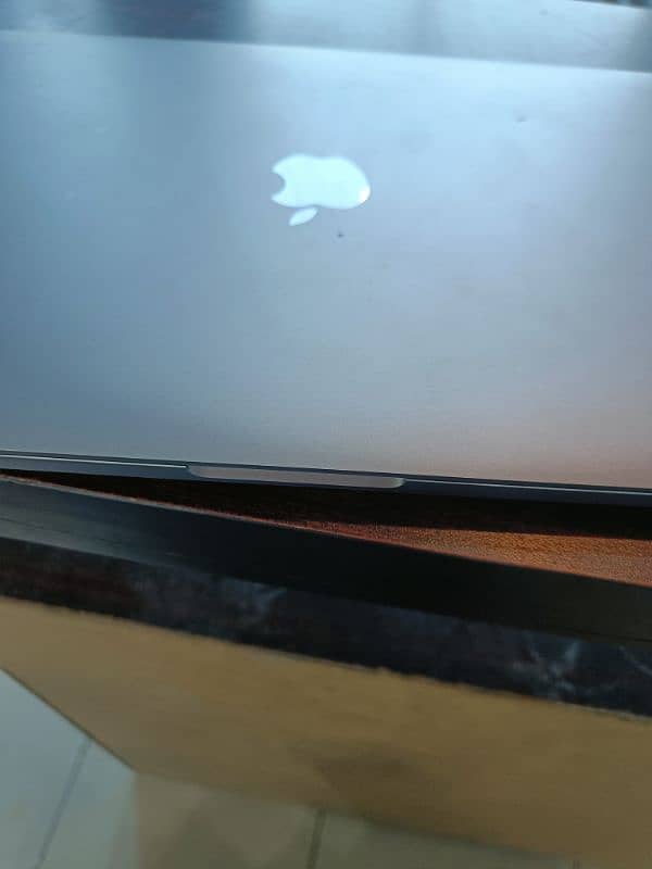 Apple MacBook pro M1,8 gb,256gb 13 inch. in 10/10 condition 1