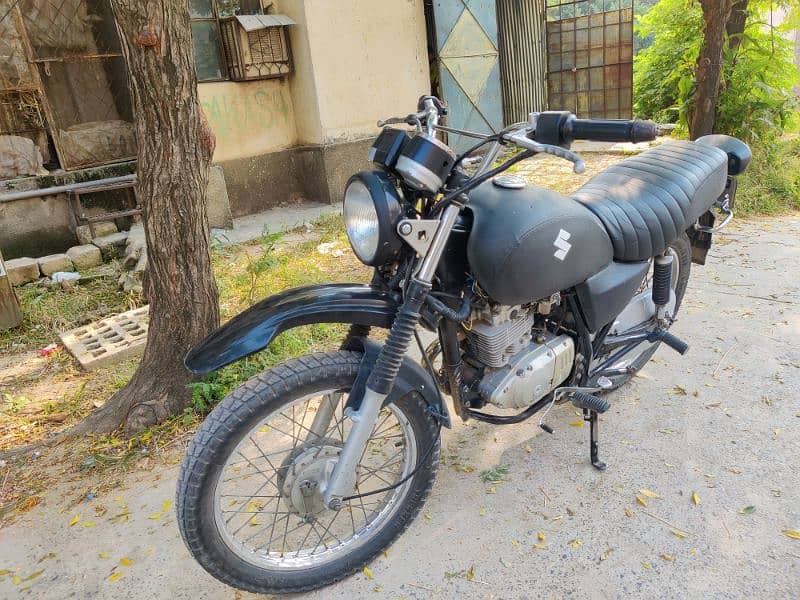 Suzuki GS 150 3