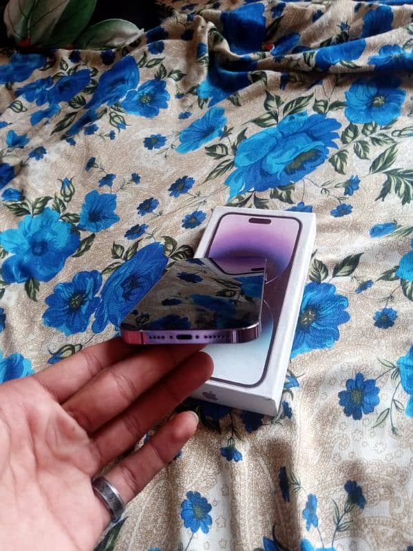 (i phone 14 pro max )for sale open box 4 day used only 2