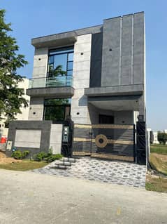 5 Marla Luxury House Available For RENT In DHA Phase 9 Town Lahore