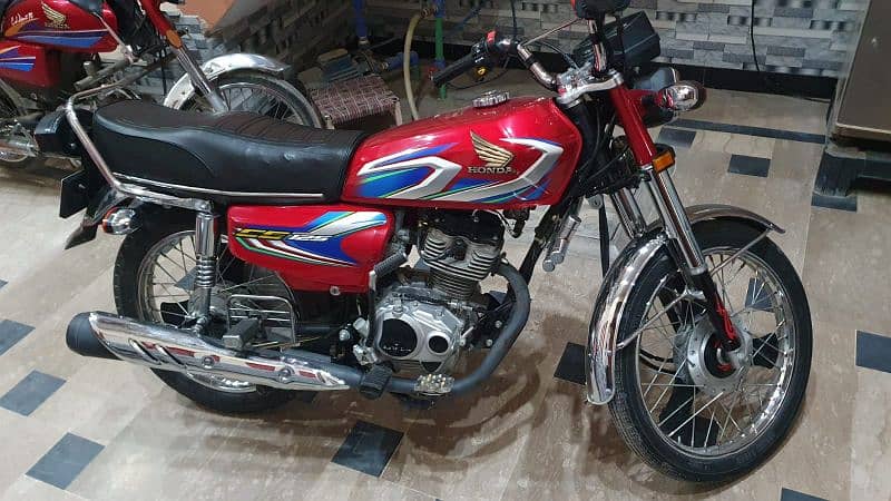 Honda CG 125 2022 all Punjab no 175 bilkul fnf  exchange possible 4