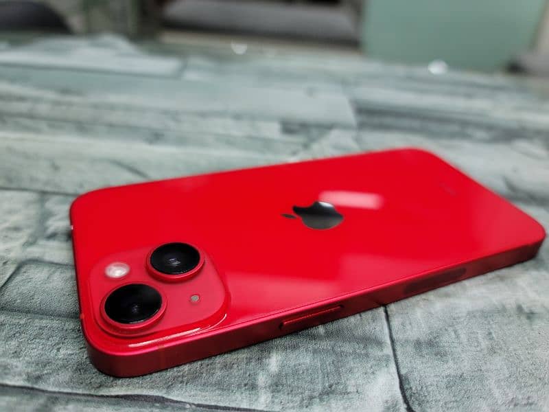 iPhone 14 (8GB RAM, 128GB Storage) - Red 4