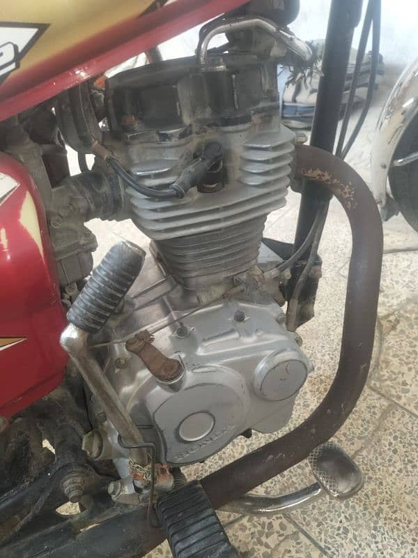 all okk ha Bhai 125 bs 3rd gher ka kaam ha wo engine open ho ka Hoga 9