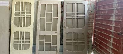 door  used for sale hood condition 5500 par piece total 12 doors