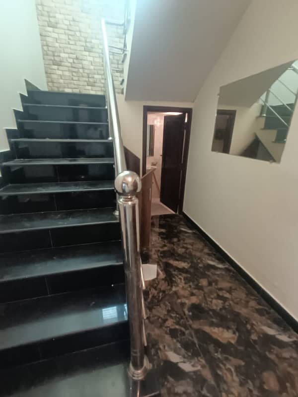 BRAND NEW 10 MARLAS HOUSE AVAILABLE FOR RENT SECTOR C BLOCK CC BAHRIA TOWN LAHORE 17