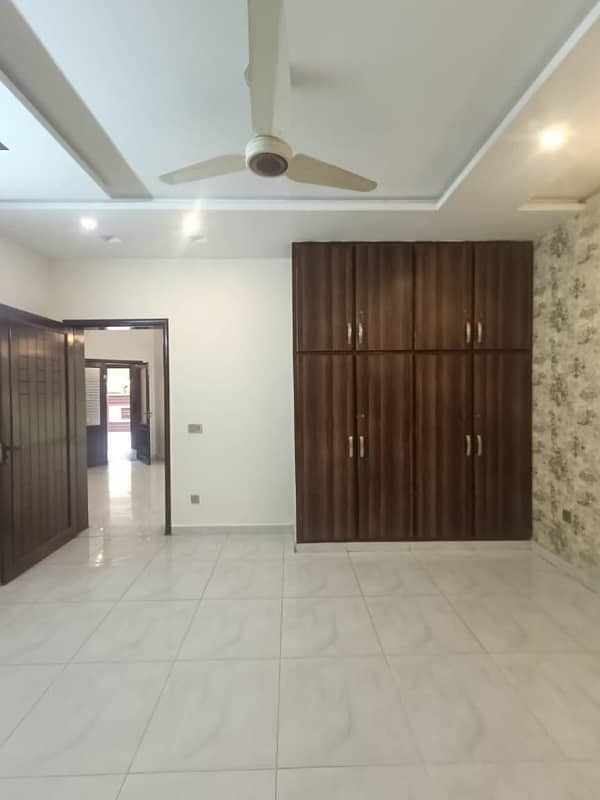 BRAND NEW 10 MARLAS HOUSE AVAILABLE FOR RENT SECTOR C BLOCK CC BAHRIA TOWN LAHORE 24