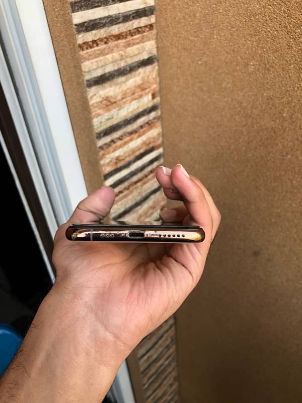 iphone xs 64 gb PTA 4