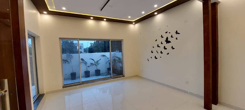 BRAND NEW 10 MARLAS HOUSE AVAILABLE FOR RENT SECTOR C BLOCK JASMINE BAHRIA TOWN LAHORE 28