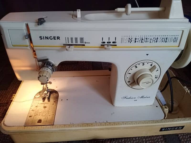 Singer fashion maker machine 6