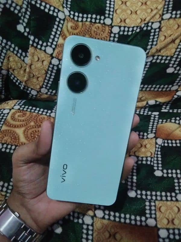 Vivo y03 4+4 gb ram 64 gb ROM only mobile 6