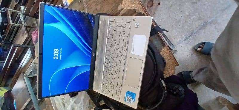 Hp pavilion laptop Urgent sell 1