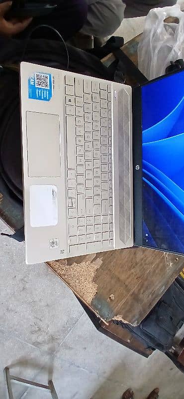 Hp pavilion laptop Urgent sell 3