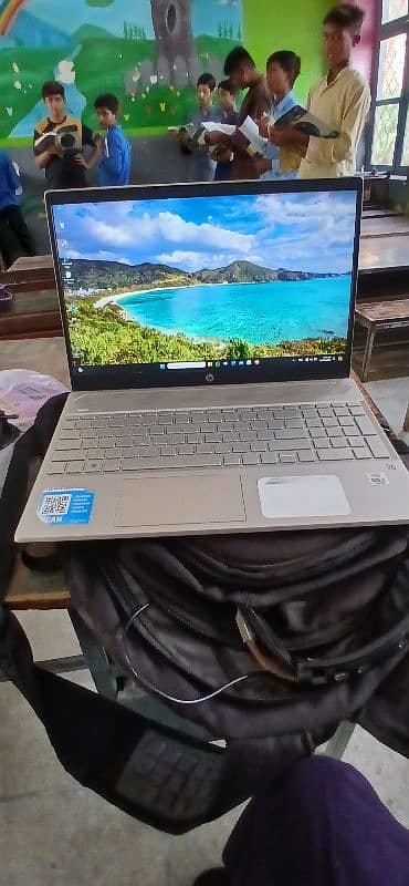 Hp pavilion laptop Urgent sell 9