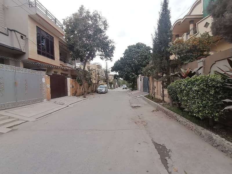 Residential Plot Of 1 Kanal Is Available For sale In Marghzar Officers Colony 4