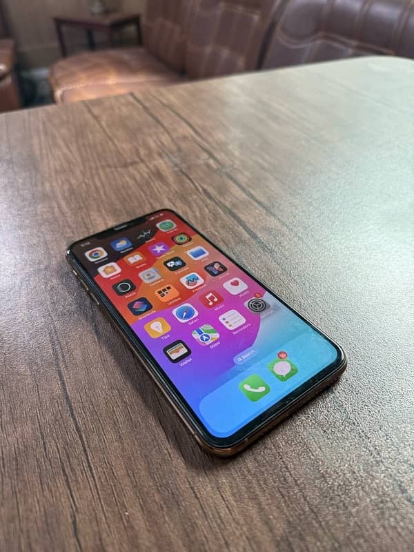 Iphone 11pro Max 256GB (PTA Approved) 5