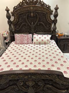 Chinoti Pure Wood Bed