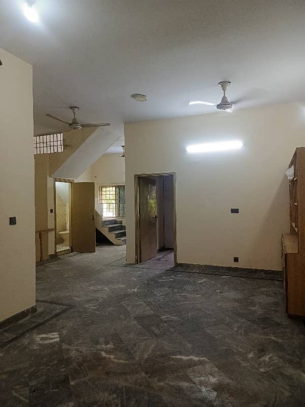 G-11 Real Pics Size 25 - 50 House For Sale Near Main Road And Markaz 5