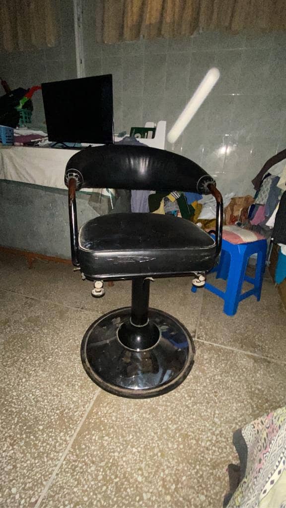 salon furniture / facial bed / salon chair / haircut chair / furniture 1