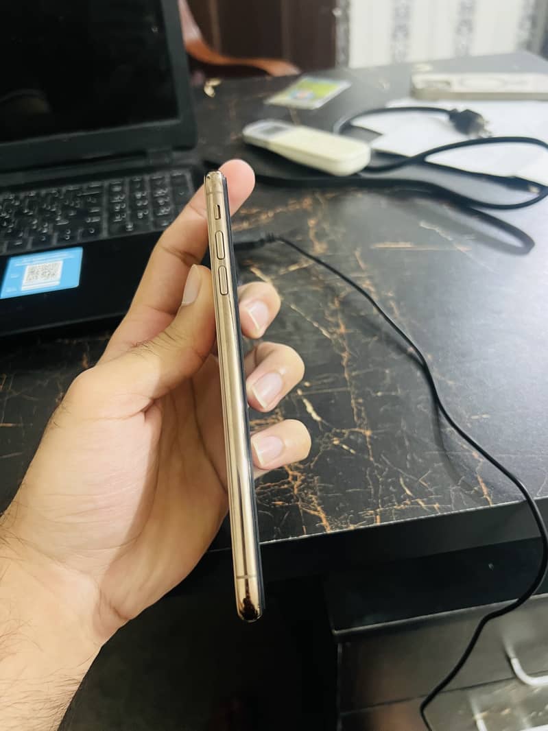 iPhone xs max 256 gb dual pta 3