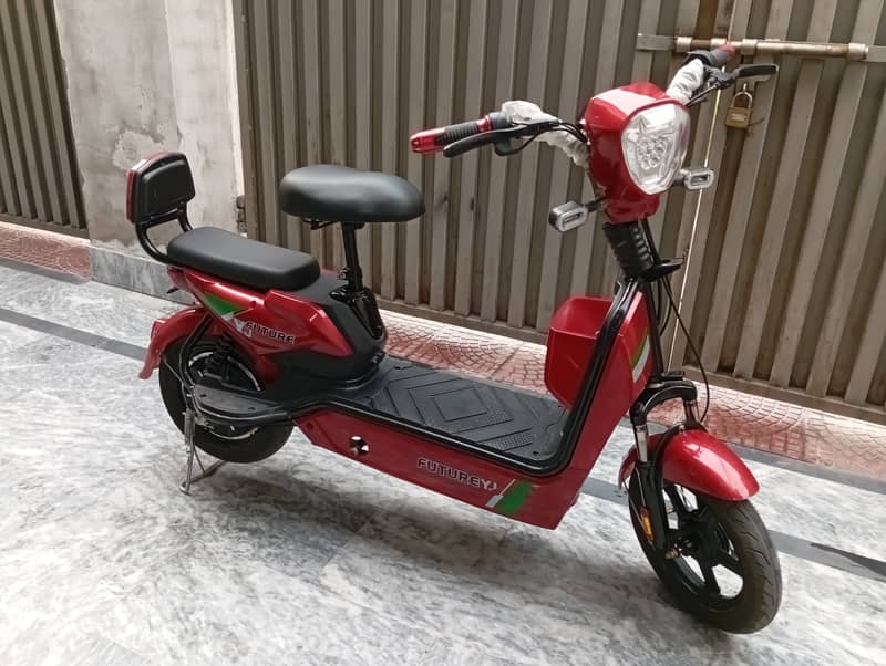 Yj Future INDUS Electric SCOOTER 1