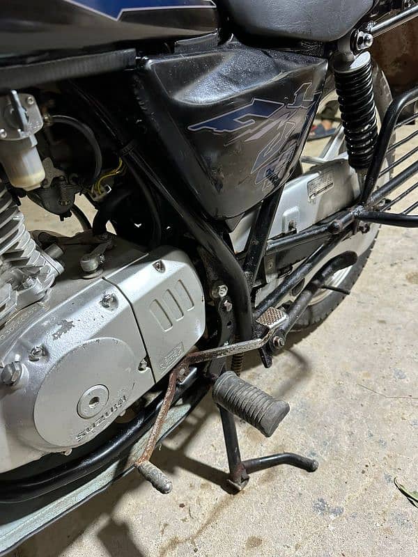 Suzuki GS 150 SE Low Milage Urjent Sale Cash Need 9