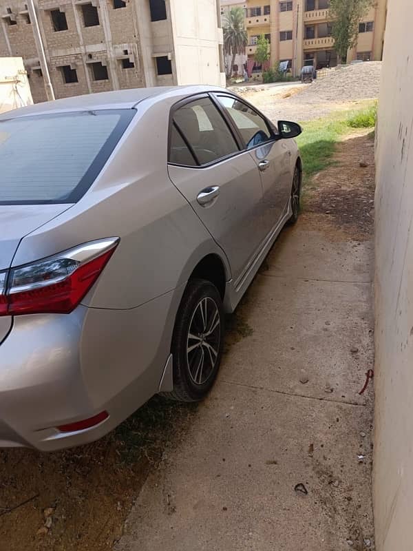 Toyota Corolla Altis 2018 4