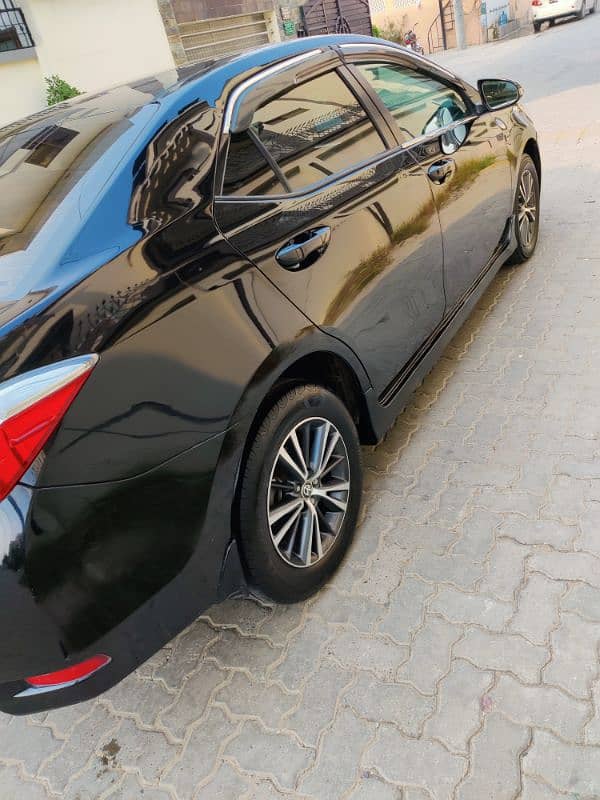 Toyota Corolla Altis 2018 4