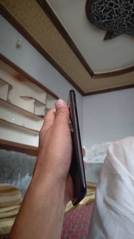 iphone 7 plus 18 gb pta aproved 2