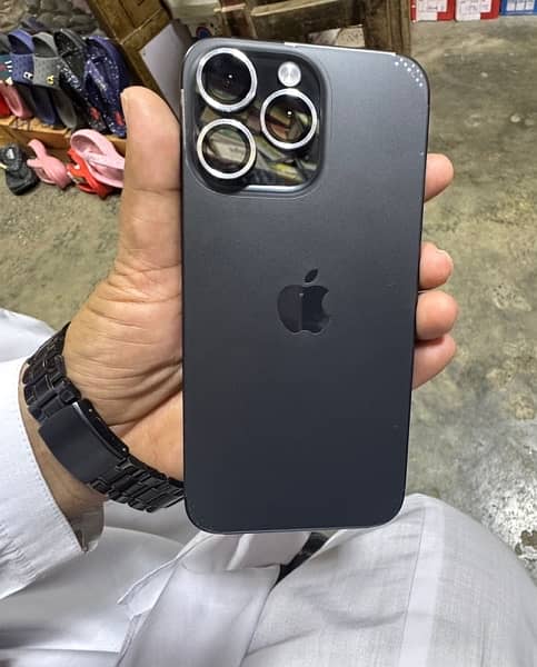 iPhone 15 pro max 10/10 . . 03227264164 2