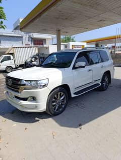 Land Cruiser V8 brand new