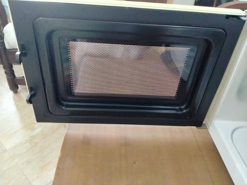 microwave oven 2