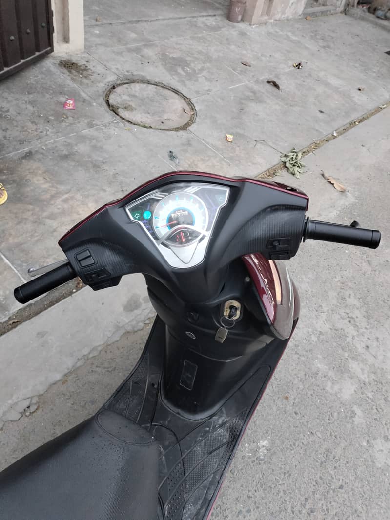 100cc united Scooty For SALE 5