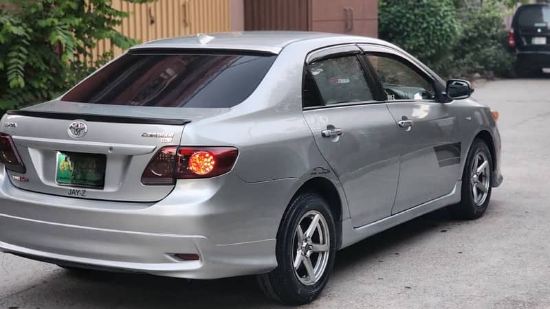 Toyota Corolla GLI 2013 1