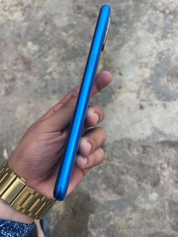 Realme C3 4