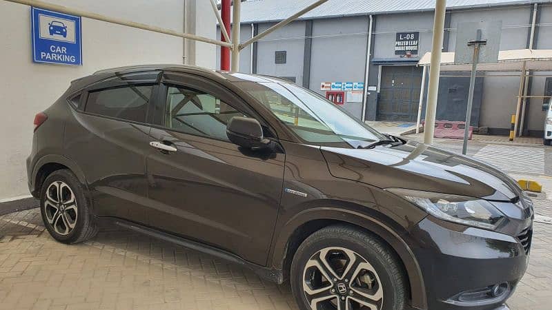 HONDA VEZEL 4