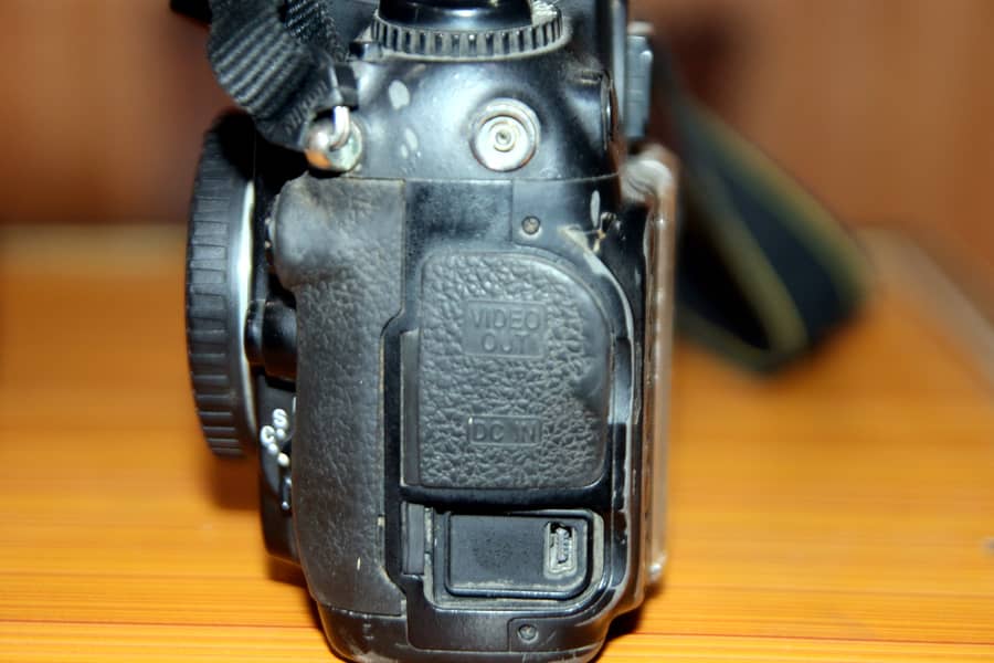 Nikon D200 with 18-200mm 1