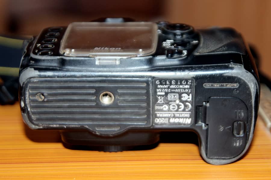 Nikon D200 with 2 battery charger 2