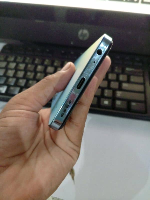 Infinix Hot 40 i 8 120 03128833381 2